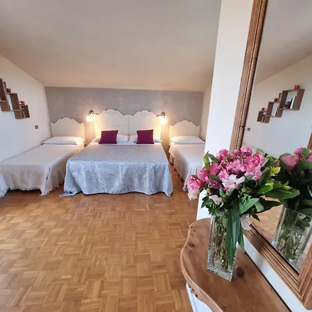 לינה וארוחת בוקר Casa Aloe 4*