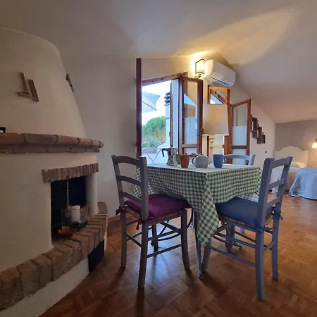 Casa Aloe לינה וארוחת בוקר מונטה סן סאבינו