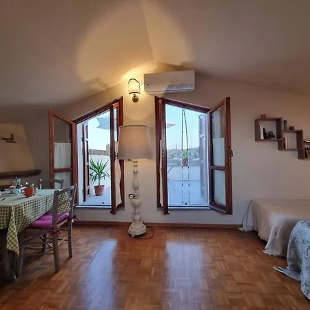 לינה וארוחת בוקר Casa Aloe מונטה סן סאבינו